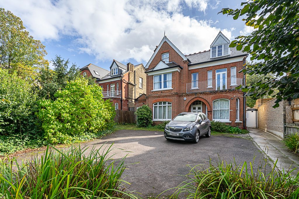 Property photo 1 of 11
