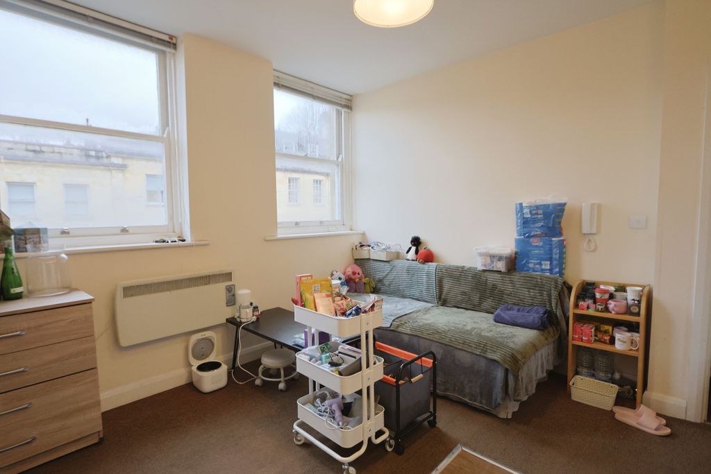 Property photo 3 of 8