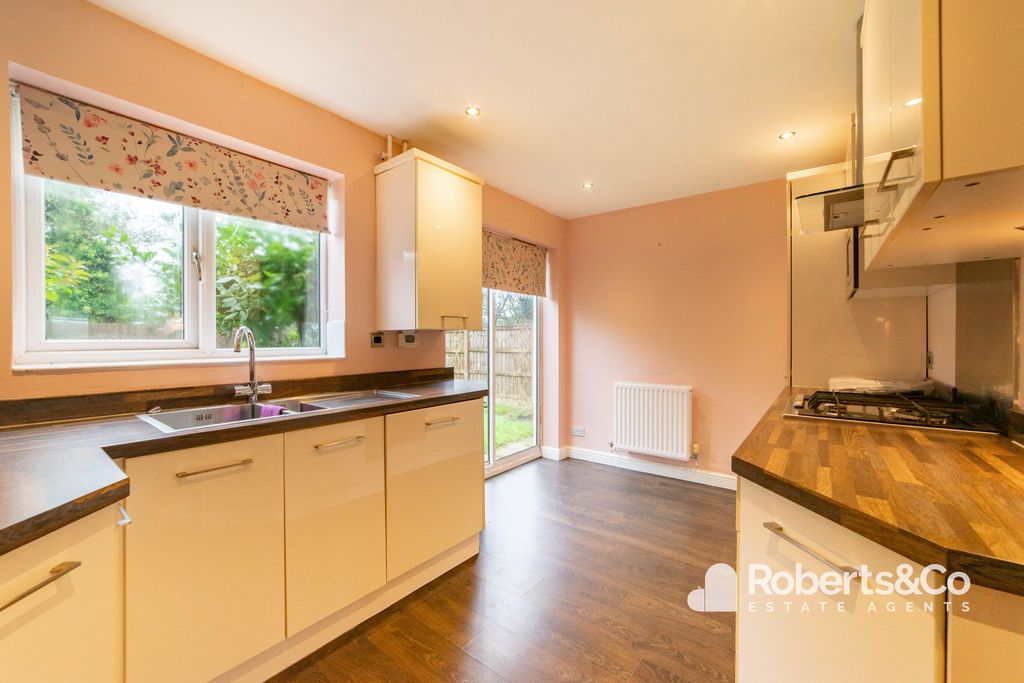 Property photo 2 of 10 Kitchen Diner