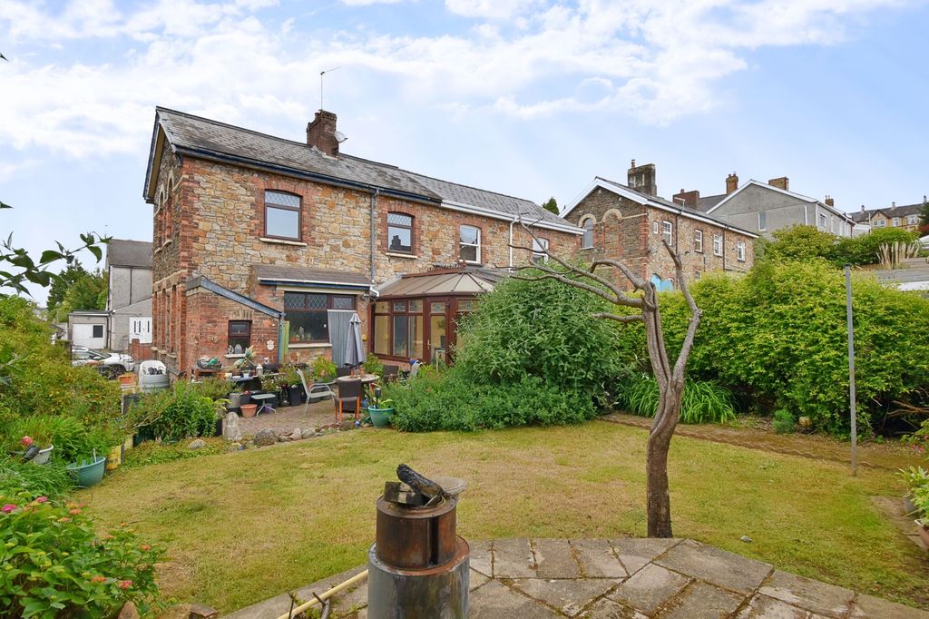 Property photo 2 of 30
