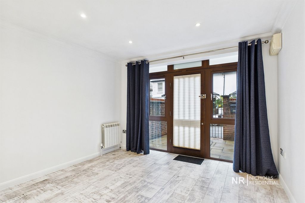 Property photo 3 of 10 Reception Room