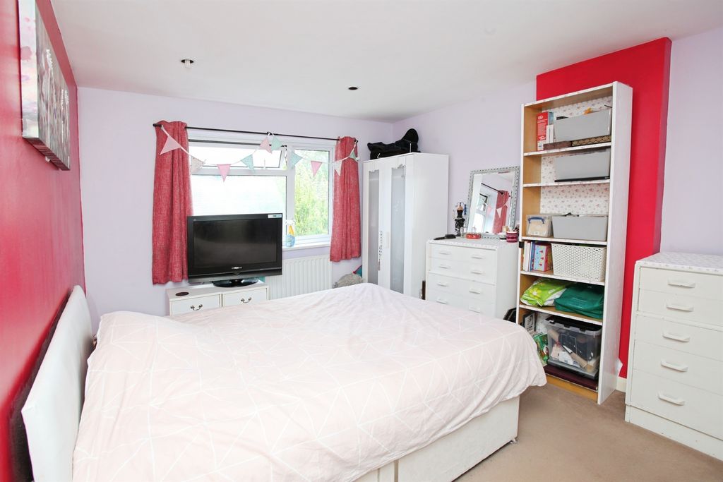 Property photo 3 of 20