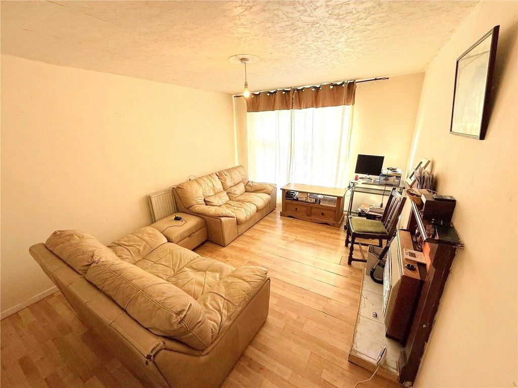 Property photo 3 of 11 Picture No. 28