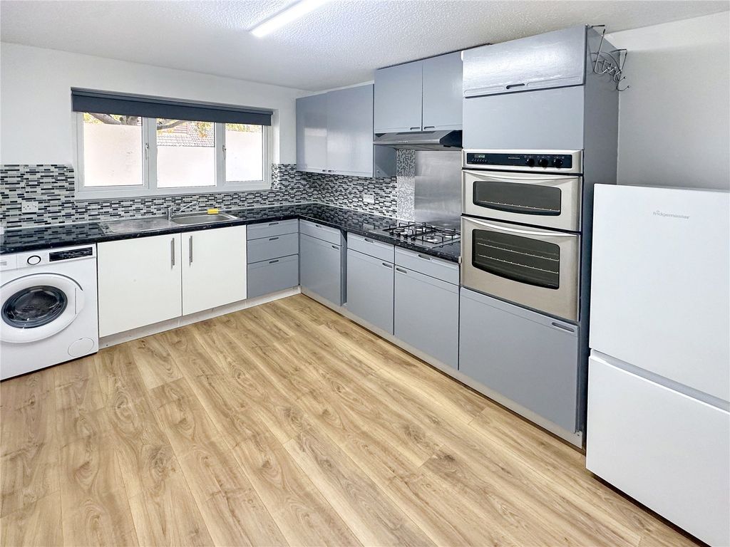 Property photo 2 of 17 Picture No. 04