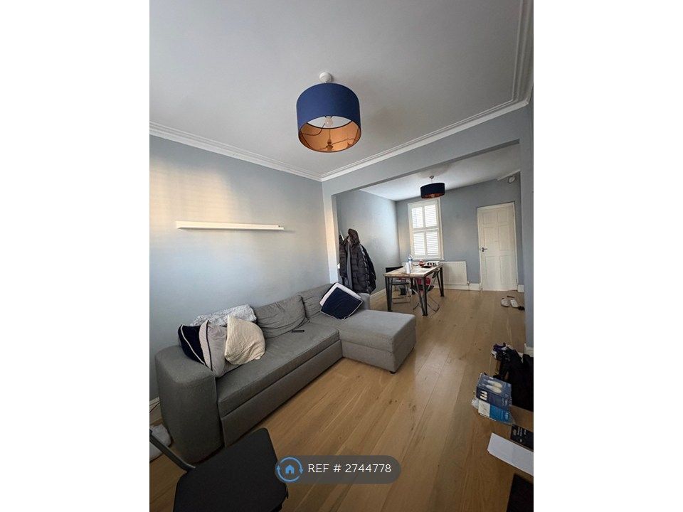 Property photo 2 of 10 Living Room