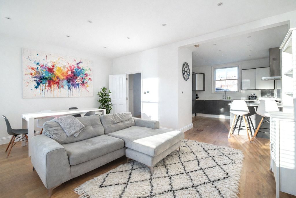 Property photo 2 of 12 Picture No. 37