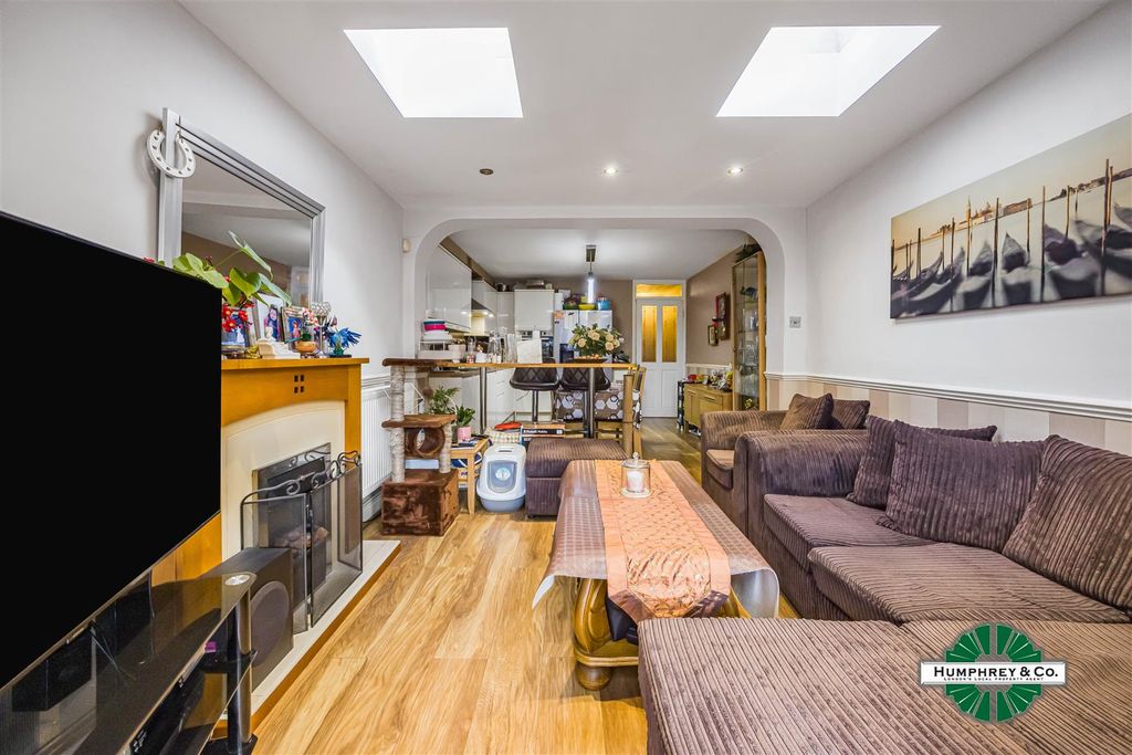 Property photo 3 of 21 61    Durban Road -016.Jpg