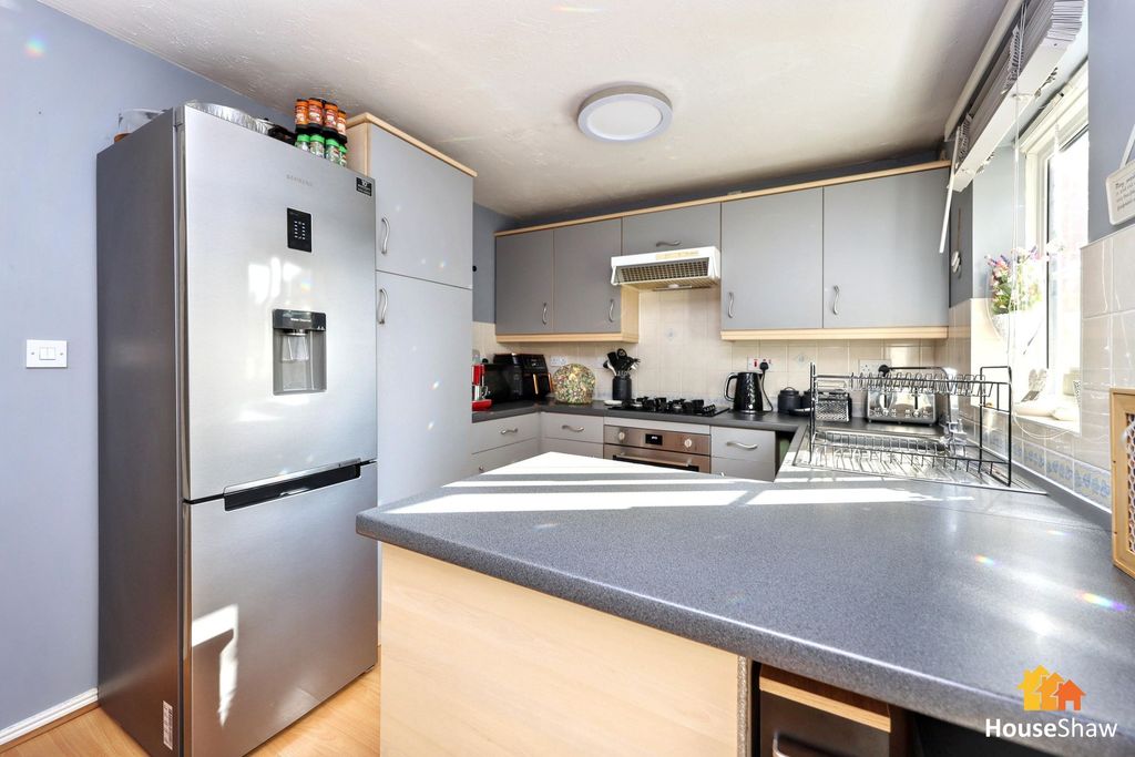 Property photo 3 of 23