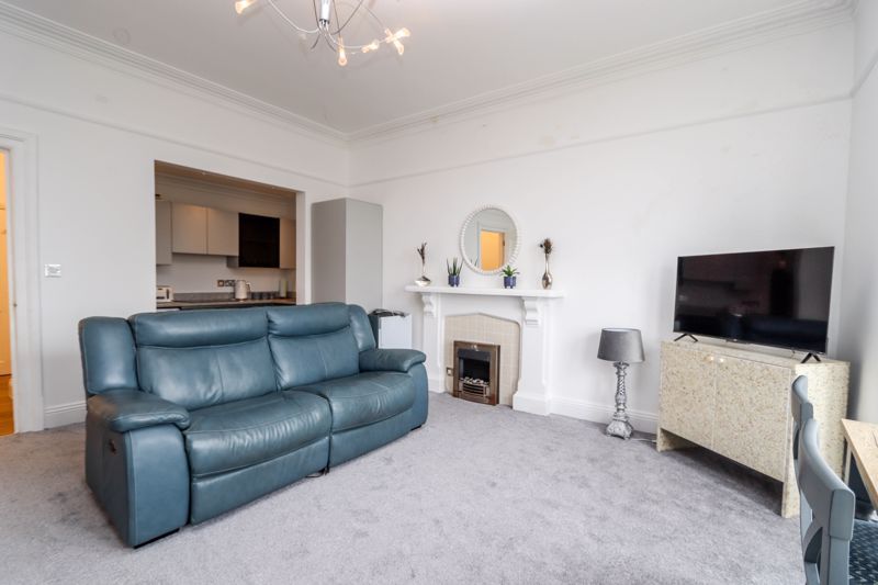 Property photo 3 of 10 Lounge/Diner