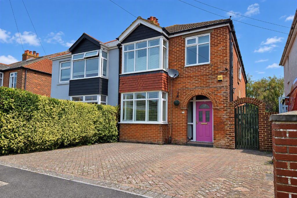 Property photo 1 of 17 Front