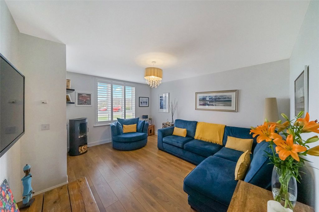 Property photo 2 of 26 Lounge