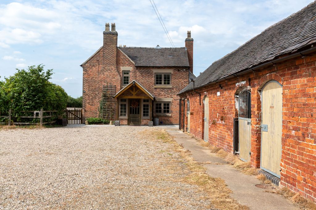 Property photo 3 of 13 Front View