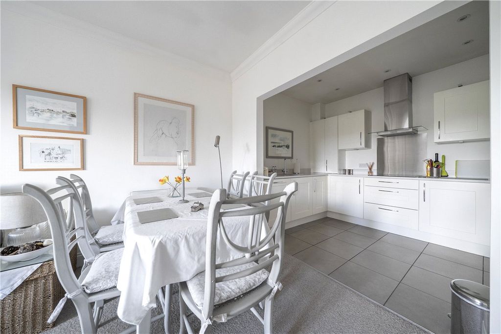Property photo 3 of 14 Kitchen/Dining Area