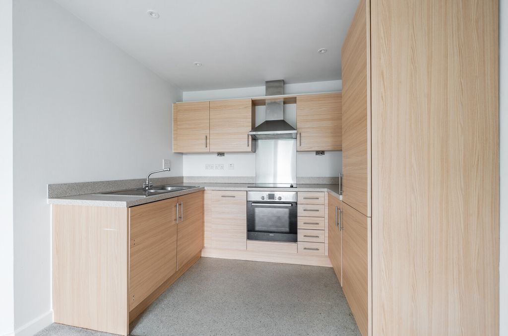 Property photo 3 of 12 1480328-15-6A329E...