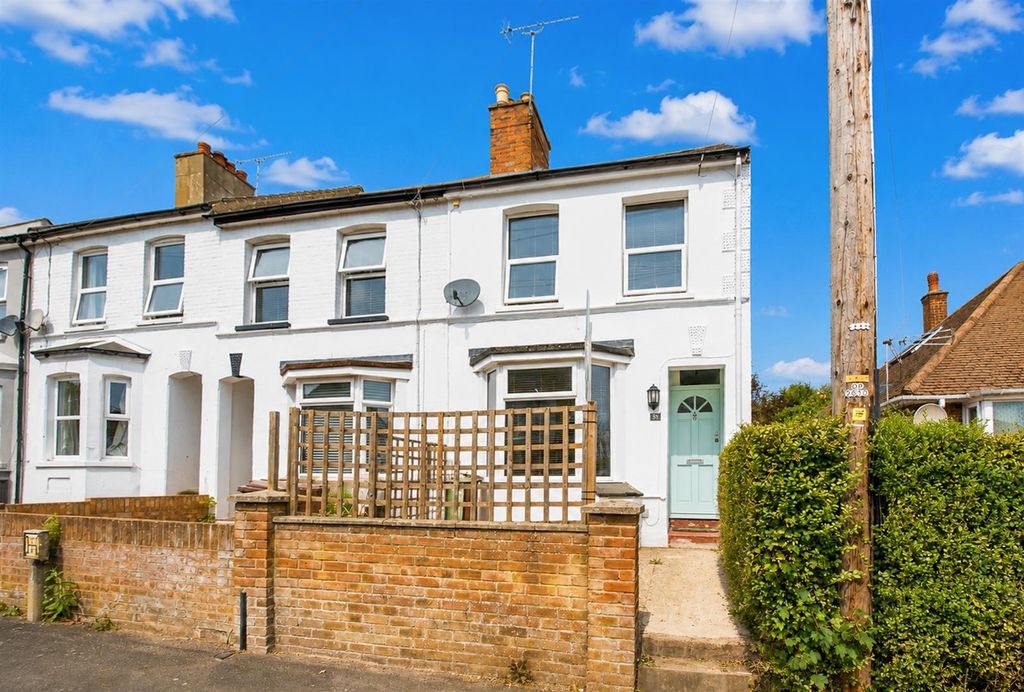 Property photo 1 of 10 29 Connaught Road (1).Jpg