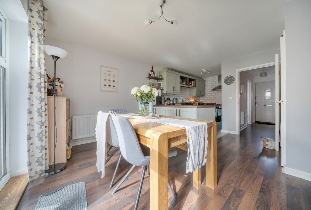 Property photo 2 of 22 1348318-5-68cd67E...