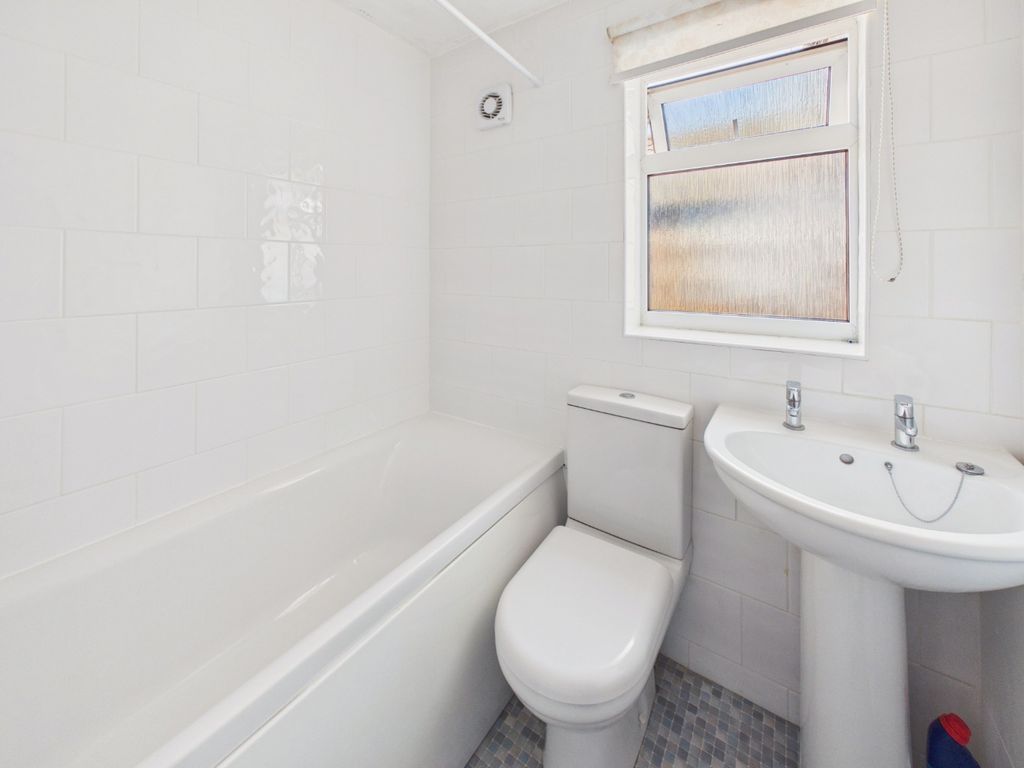Property photo 3 of 18 4990284