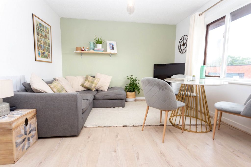 Property photo 2 of 8 Picture No. 02