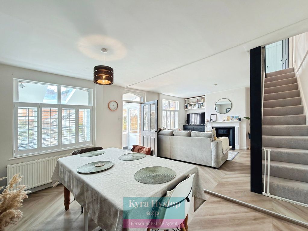 Property photo 2 of 22