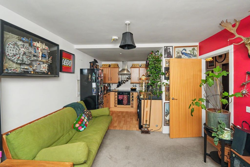 Property photo 2 of 11