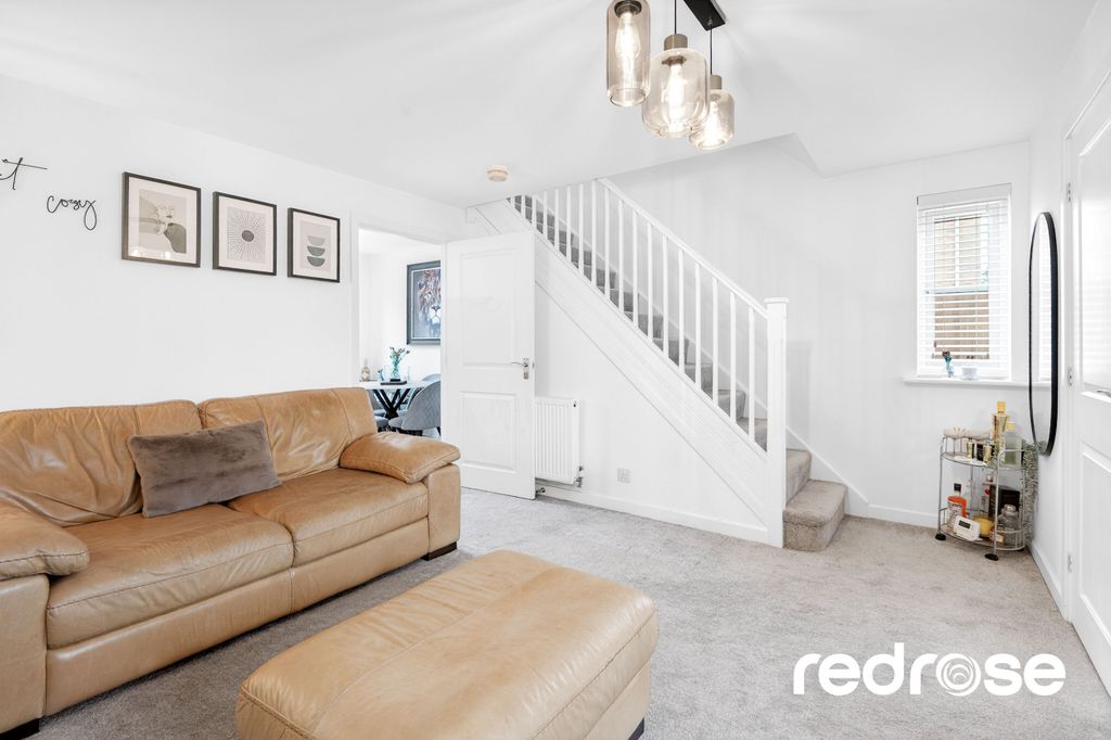 Property photo 3 of 14 2 Anderton Cres - Photos-14