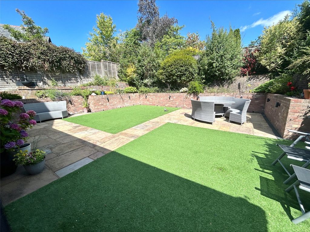 Property photo 3 of 22 Picture No. 04