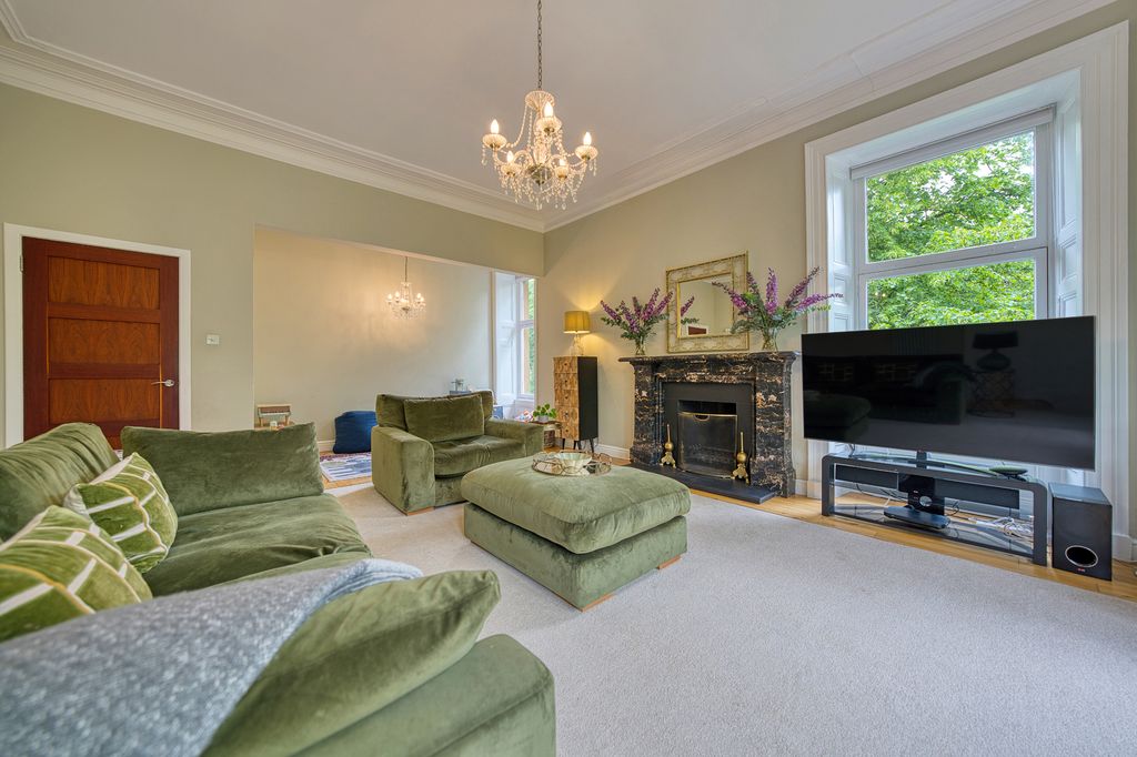 Property photo 3 of 43 987