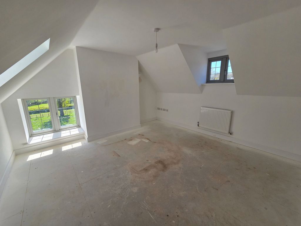 Property photo 3 of 32