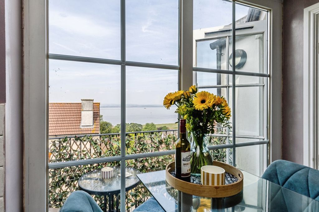 Property photo 3 of 18 Pbox-Img.Jpg