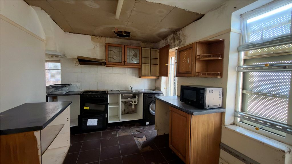 Property photo 3 of 8 Picture No. 13