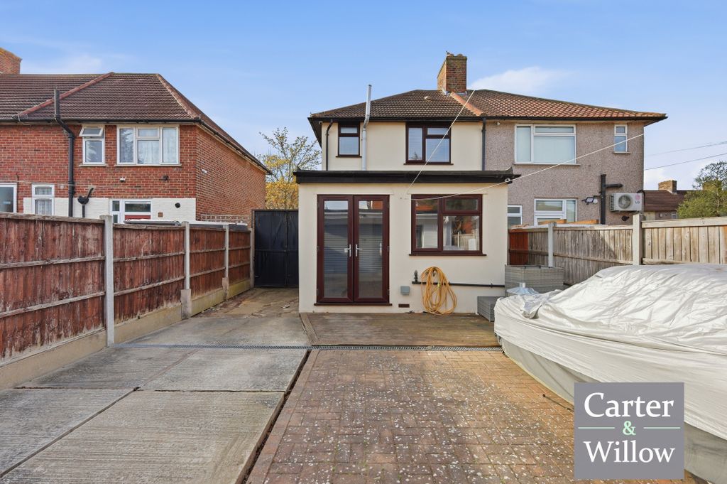 Property photo 2 of 20