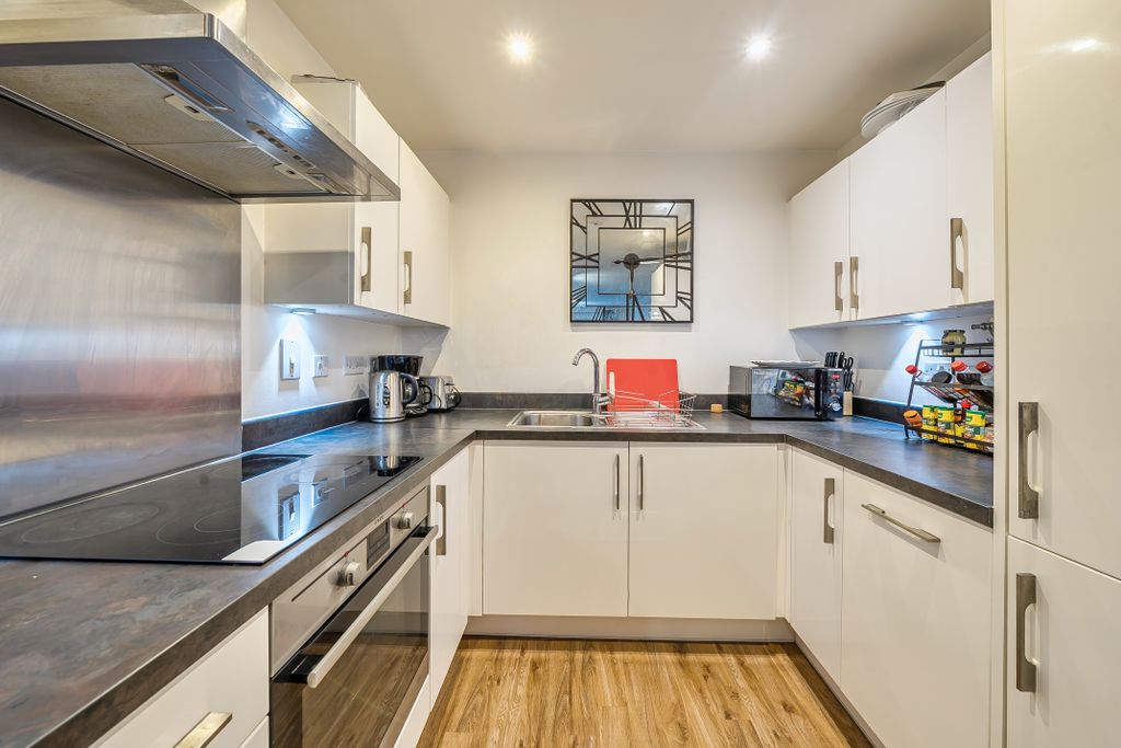 Property photo 1 of 7 Kitchen