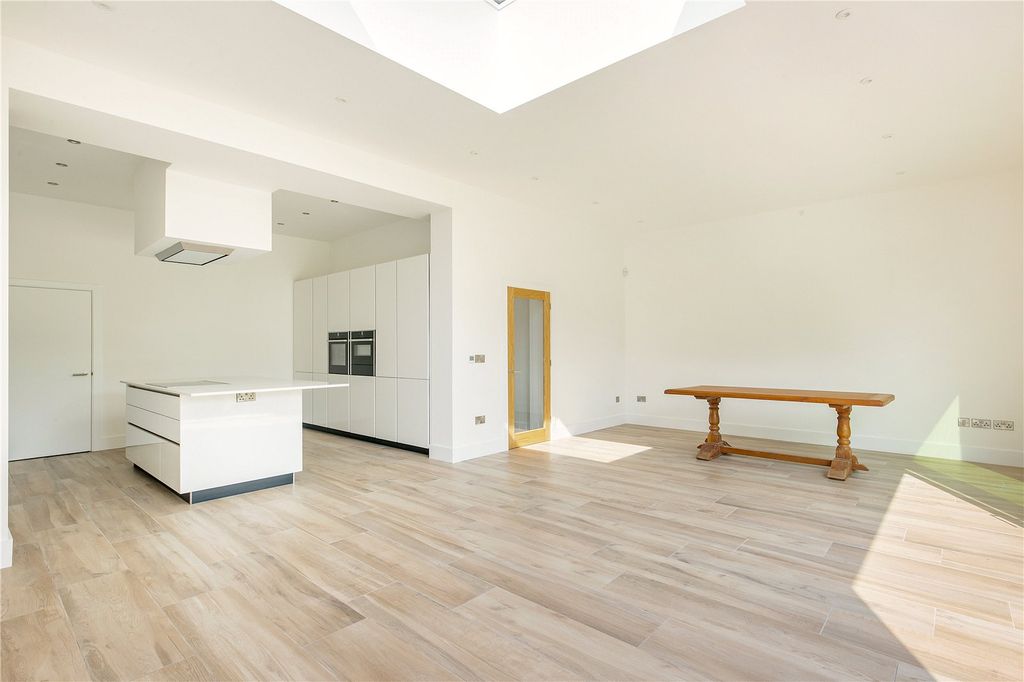 Property photo 3 of 18 Picture No. 16