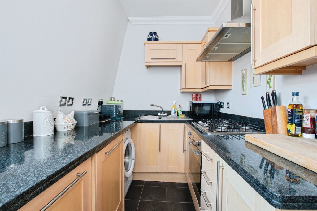 Property photo 2 of 17