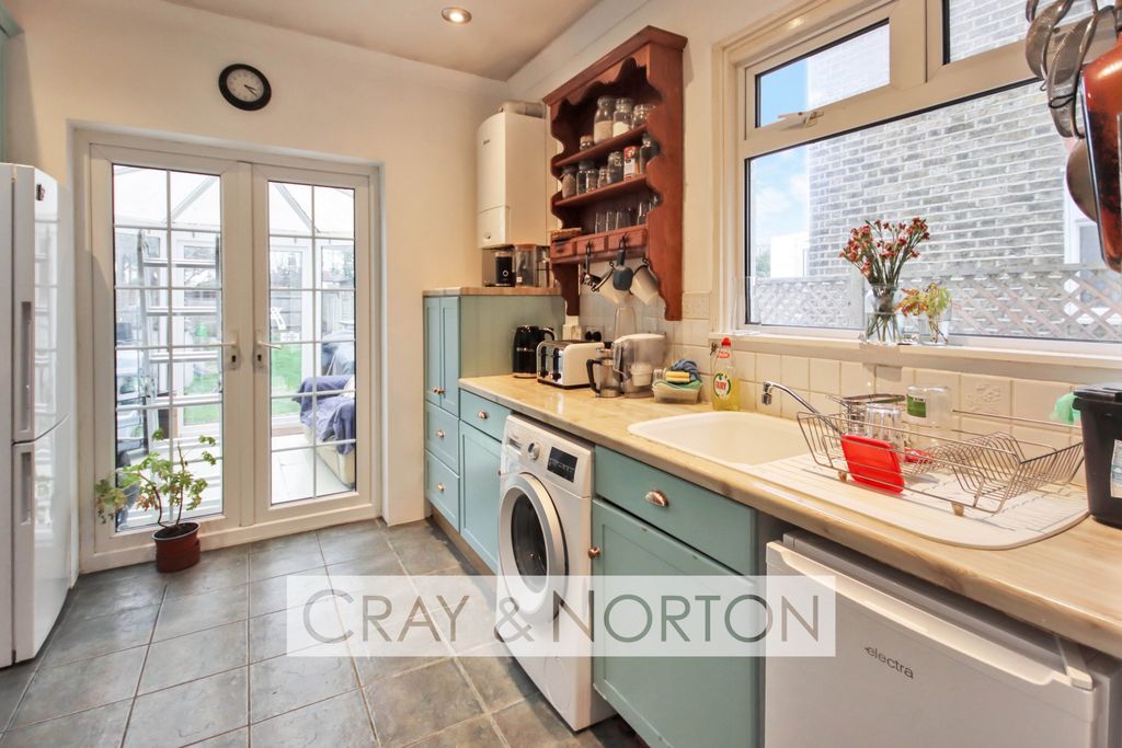 Property photo 3 of 18 Photo 7