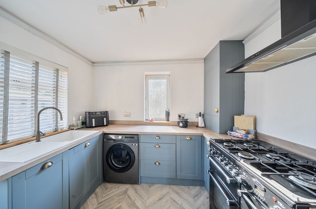 Property photo 3 of 8 1416913-15-699dc6...