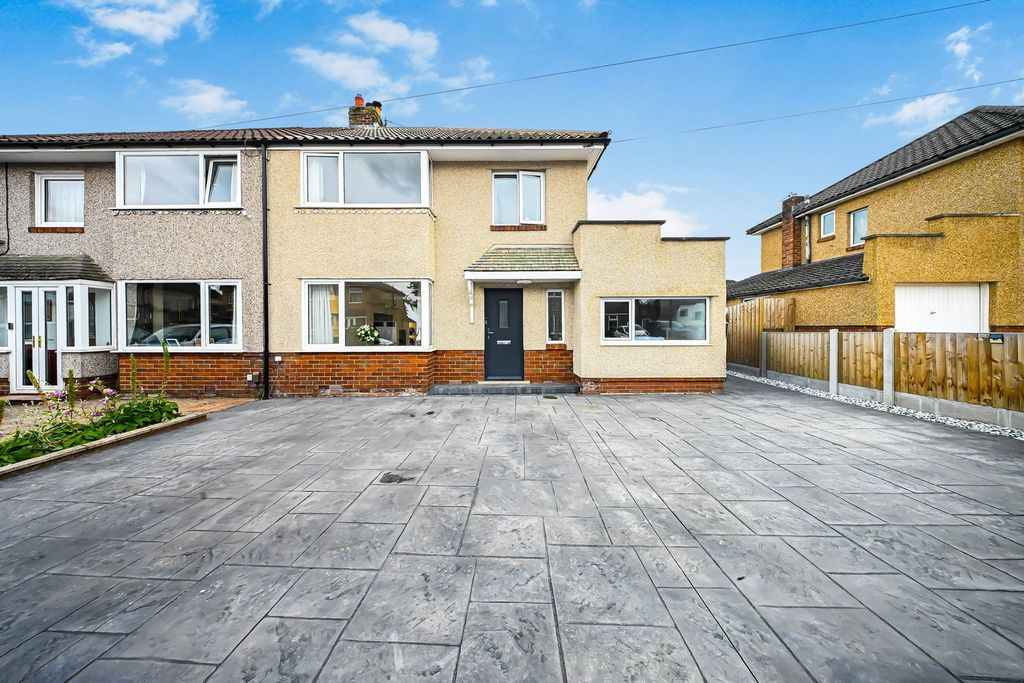 Property photo 1 of 42