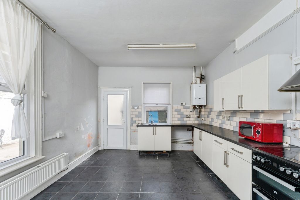 Property photo 3 of 17 Photo