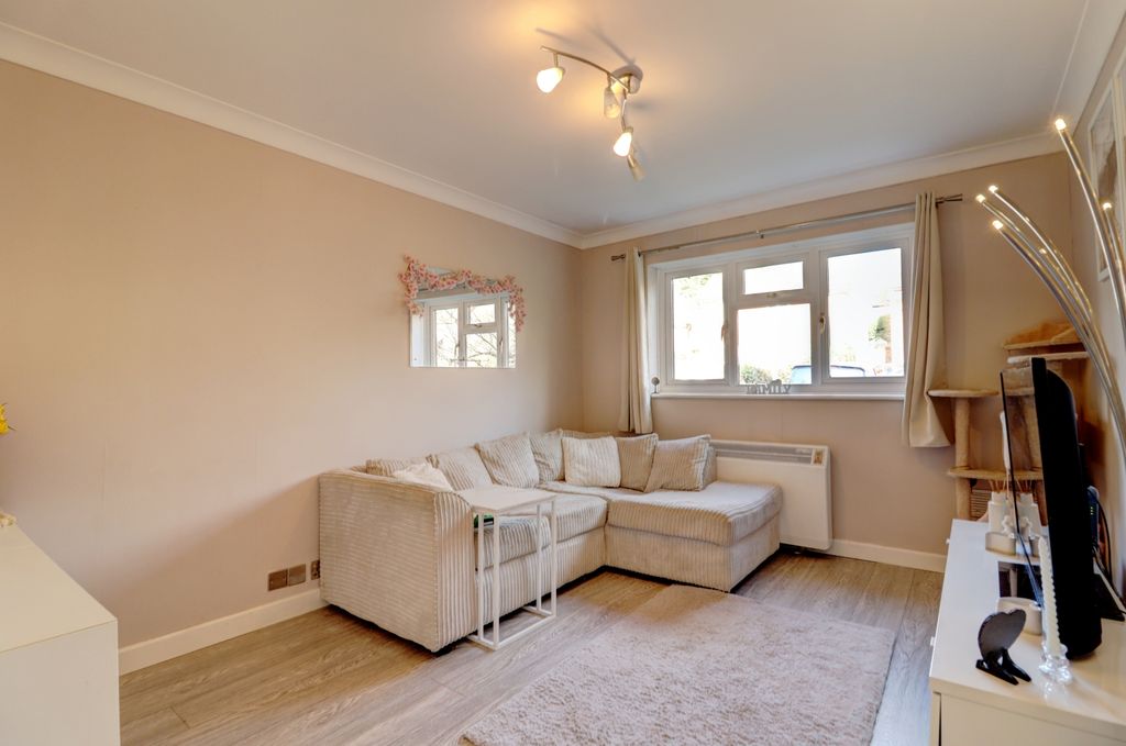 Property photo 2 of 8 Picture No. 04