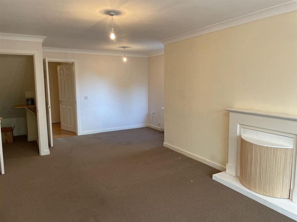 Property photo 3 of 9 9B2d7F18-00Ad-489d-B838-52E25E87950E (1).Jpg