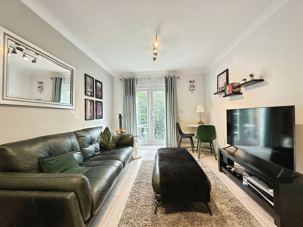 Property photo 2 of 9 Lounge