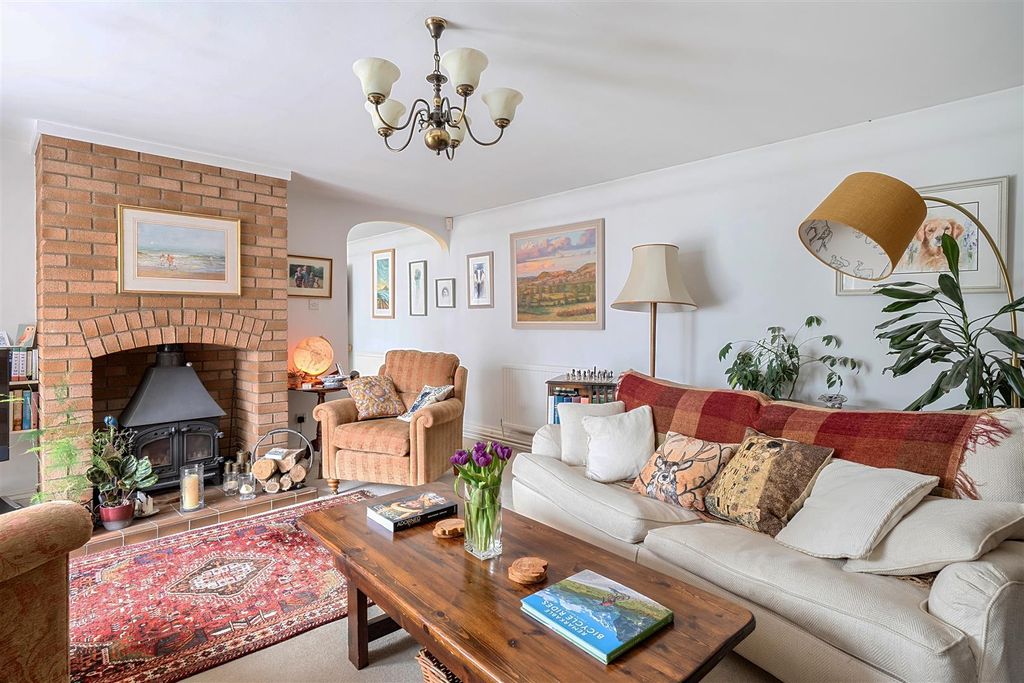 Property photo 2 of 18 Living Romm