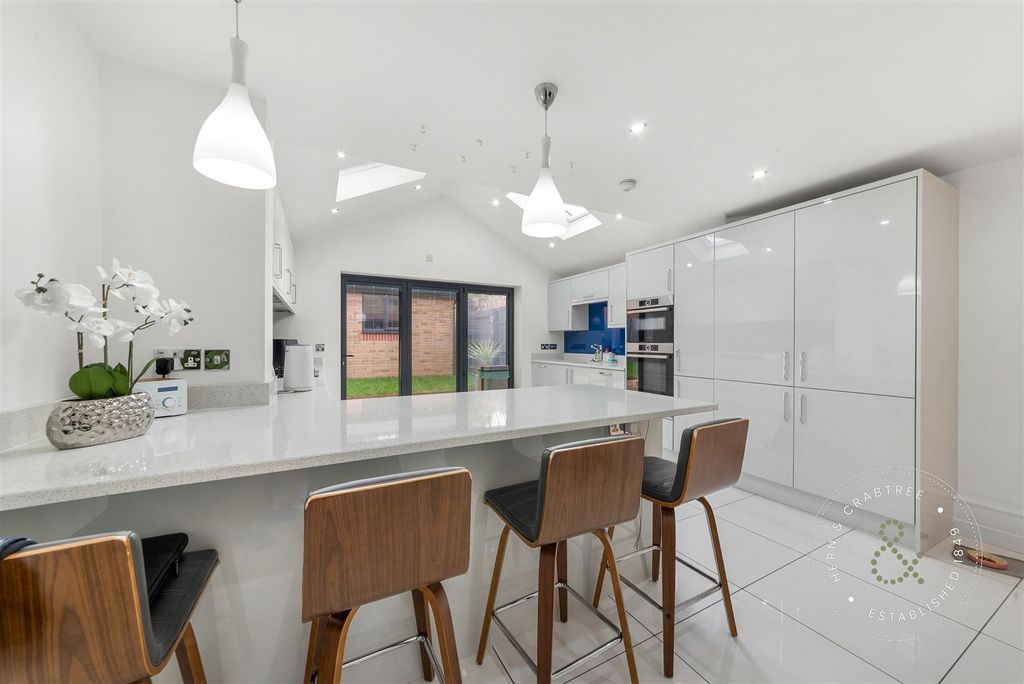 Property photo 2 of 37 Hern And Crabtree-795.Jpg