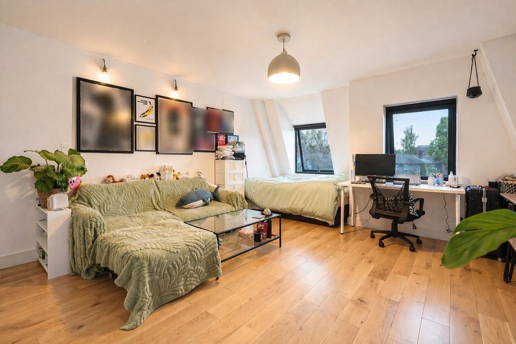 Property photo 2 of 7 Lounge