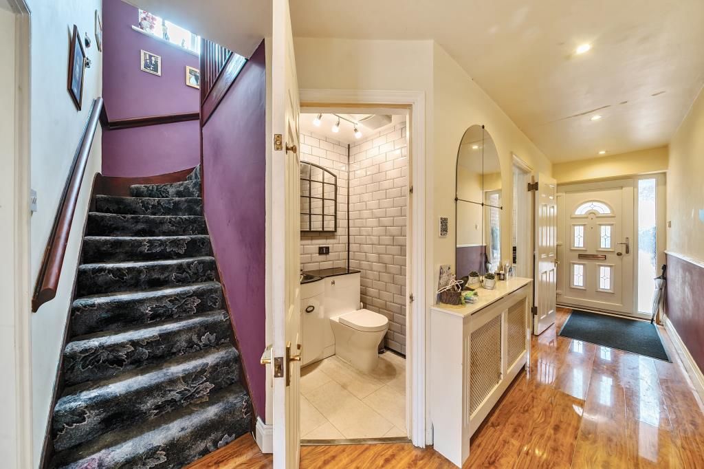 Property photo 2 of 19 Hallway