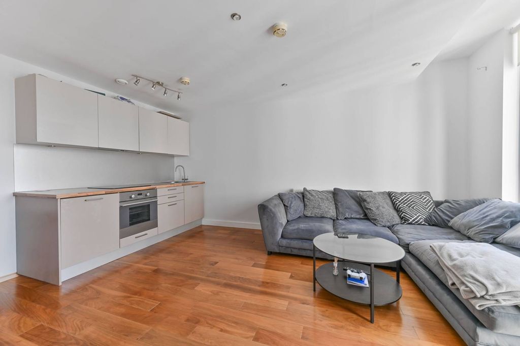 Property photo 2 of 11
