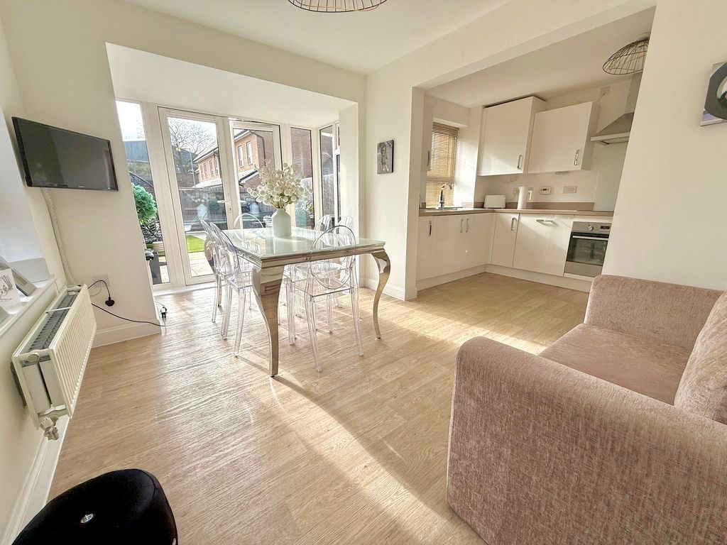 Property photo 2 of 20 Dining Area