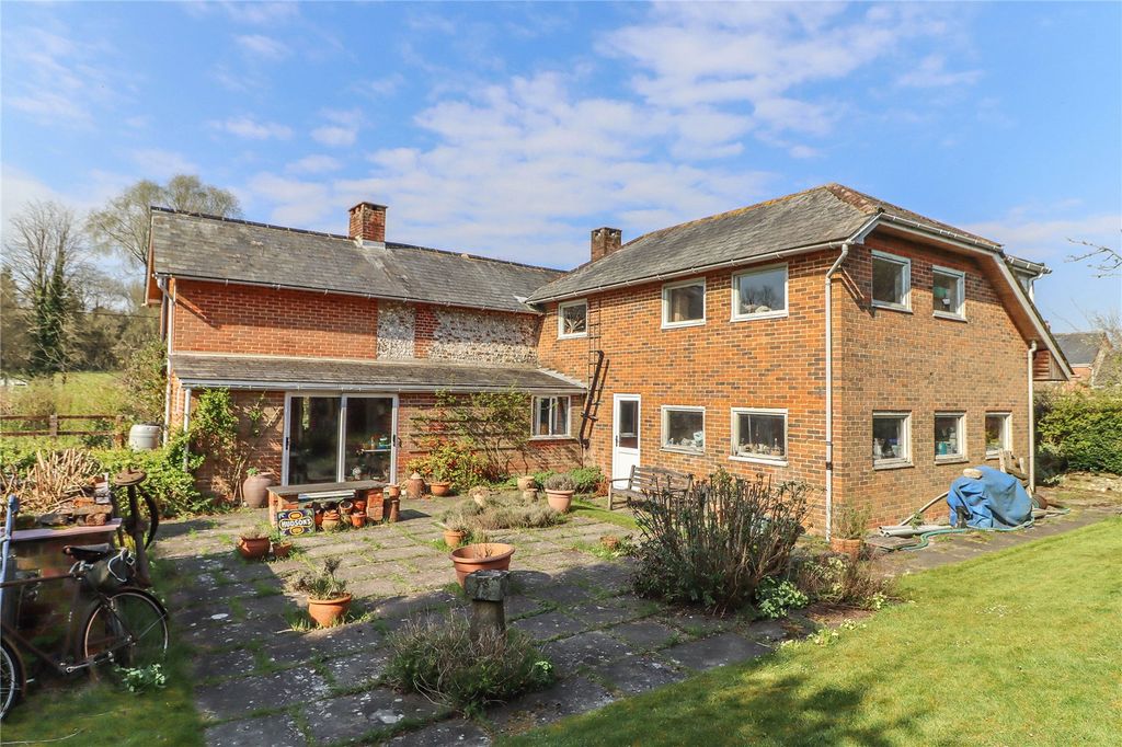 Property photo 3 of 16 Picture No. 06