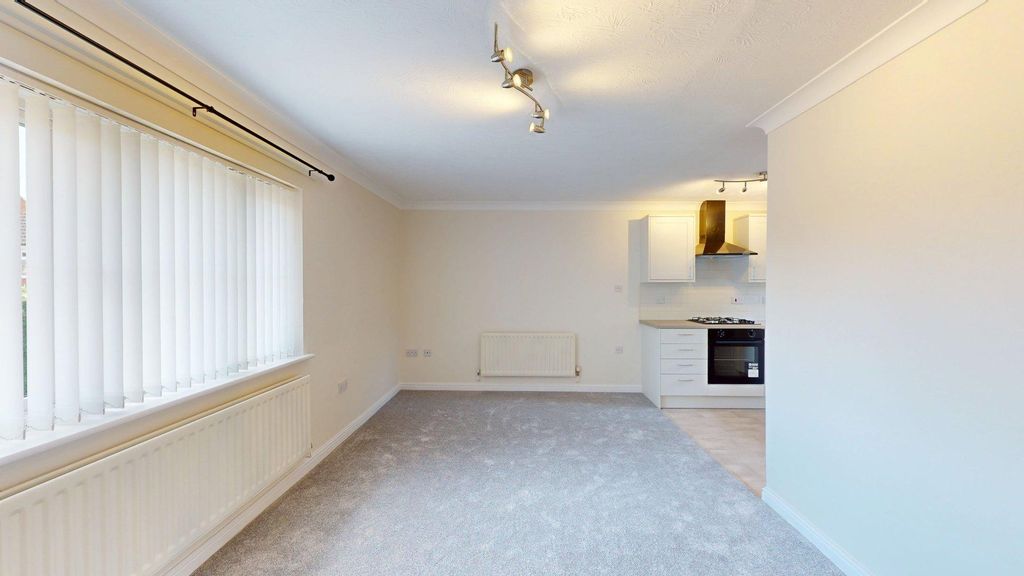 Property photo 3 of 11 Living Room