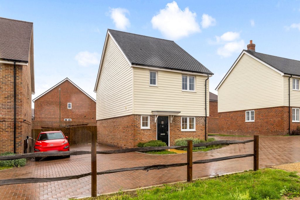 Property photo 1 of 16 Front